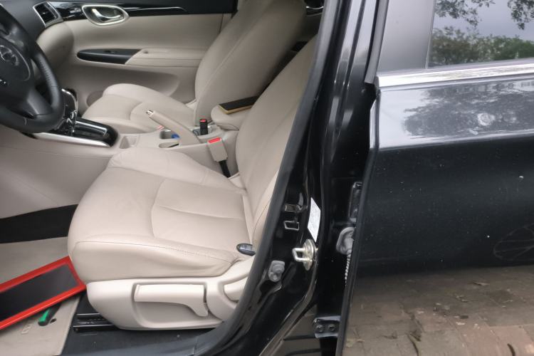 Used Nissan Sylphy 2019 1.6XV CVT Smart Connect Luxury Edition China VI Standard Left Front Seat