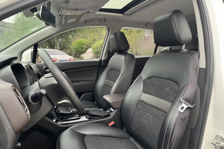 Used GAC Trumpchi GS3 2017 200T Automatic Elite Edition Interior 4