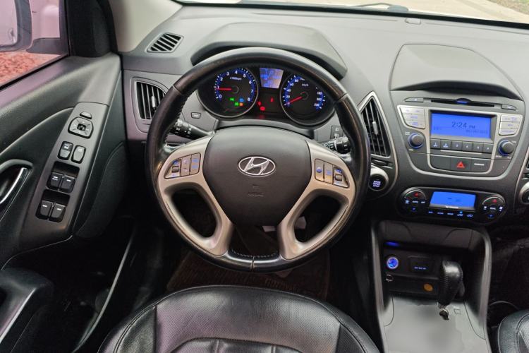 Used Hyundai ix35 2015 2.0L Automatic 2WD Smart Version China V Standard
