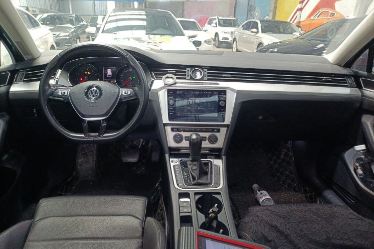 Used Volkswagen Variant 2018 380TSI Two-Wheel Drive Comfort Edition
