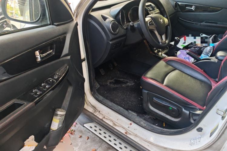 Used HYOSOW S3 2014 1.5L Comfort Version China IV Emission Standard Driver Seat