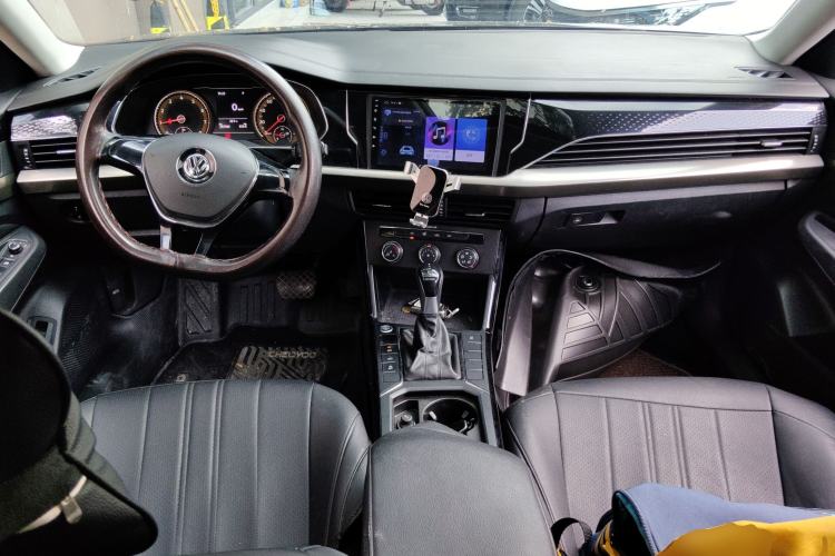 Used Volkswagen Passat 2019 280TSI Business Edition China VI Center Console