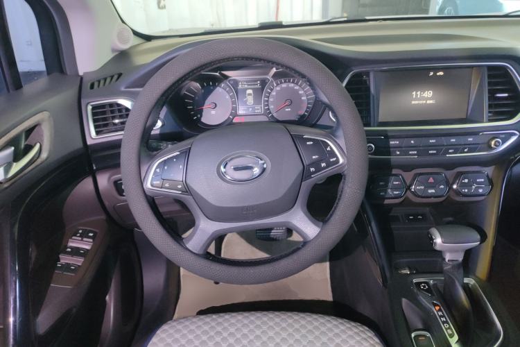 Used GAC Trumpchi GS4 2017 235T Automatic Two-Wheel Drive Luxury Smart Connectivity Version Steering Wheel