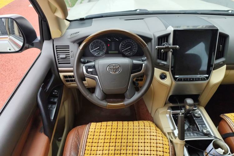 Used Toyota Land Cruiser 