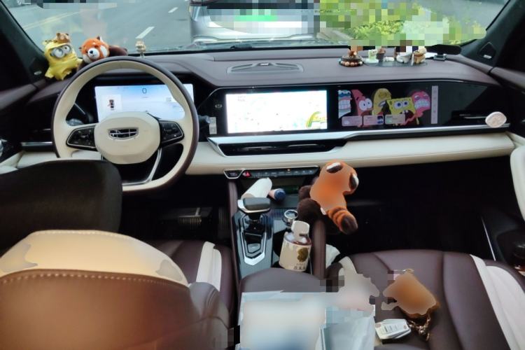 Used Geely Auto Monjaro L 2021 2.0TD DCT EVO Two-Wheel Drive Smart Luxury Version Center Console