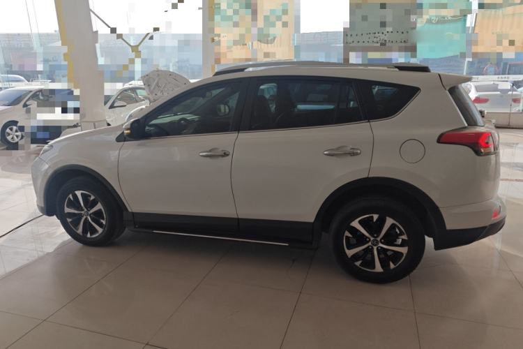 Used Toyota RAV4 2018 2.0L CVT Two-Wheel Drive Fashion X Edition