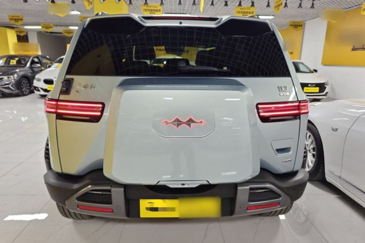 Used Formula Leopard Titanium 3 2025 501KM All-Wheel Drive Intelligent Driving Ultra Version Rear