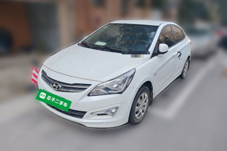 Used Hyundai Verna (older generation) 2014 1.4L Manual Smart GLS Trim