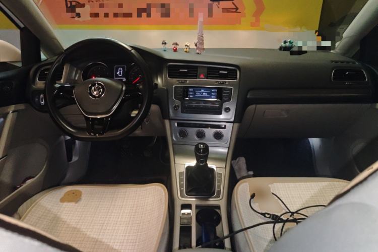 Used Volkswagen Golf 2014 1.4 TSI Manual Comfort Model Center Console