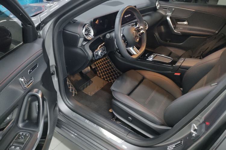 Used Mercedes-Benz A-Class 2024 Updated A 200 L Fashion Version Driver Seat