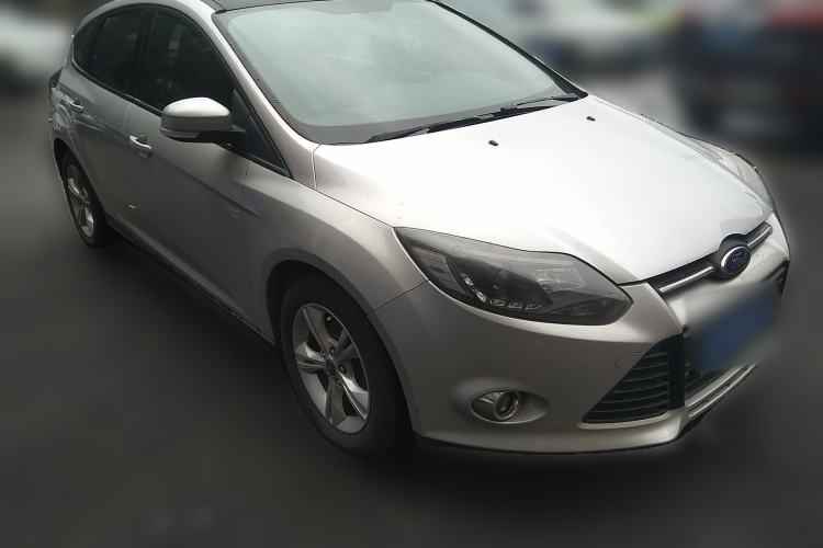 Used Ford Focus 2012 Hatchback 1.6L Automatic Fashion Edition Front Right 45 Deg