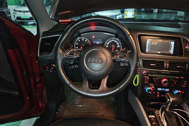Used Audi Q5 2013 40 TFSI Technology Edition Steering Wheel