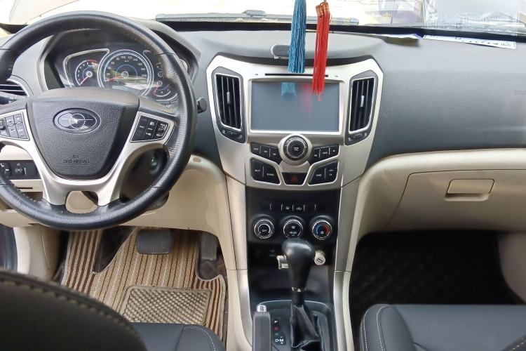 Used Haima S7 2013 2.0L Automatic ZhiShang Version
