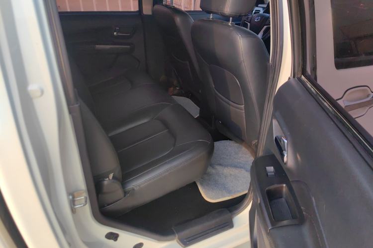 Used Great Wall Wingle 5 2017 2.0T European Version Diesel Two-Wheel Drive Elite Plus Big Double-Cab GW4D20D