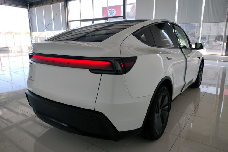 Used Tesla Model Y 2026 Long-Range All-Wheel-Drive Model