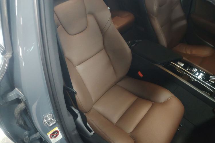 Used Volvo V90 2021 Cross Country B5 AWD Smart Range Edition