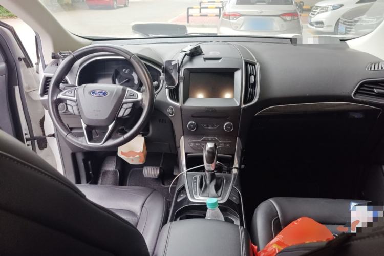 Used Ford Edge 2018 EcoBoost 245 Two-Wheel-Drive Titanium 7-Seater China V Standard Center Console