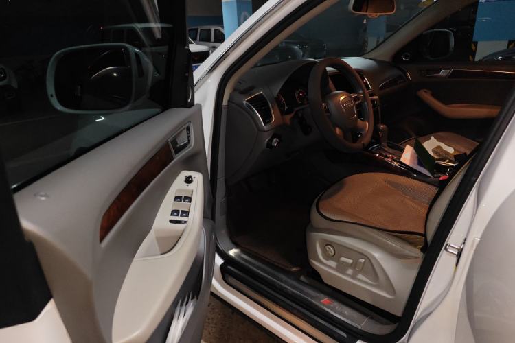 Used Audi Q5 2011 2.0TFSI Comfort Version
