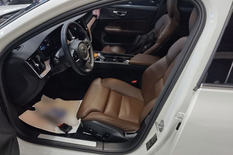 Used Volvo S60 2024 B4 Zhiyuan Luxury Edition