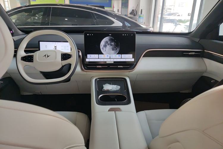 Used Dongfeng eπ eπ008 2024 636Max All-Electric Version 6 Seats
