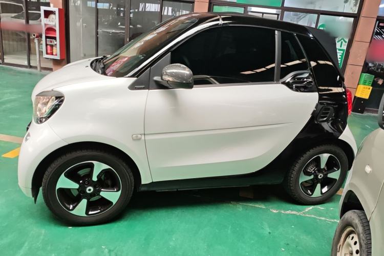 Used smart fortwo 2016 1.0L 52 kW Convertible Passion Edition
