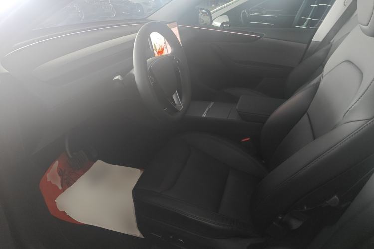 Used Tesla Model Y 2025 Rear-Wheel Drive First Edition Left Front Seat