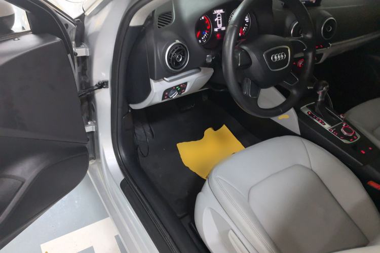 Used Audi A3 2014 Sportback 35 TFSI Automatic Ambition Edition Driver Seat