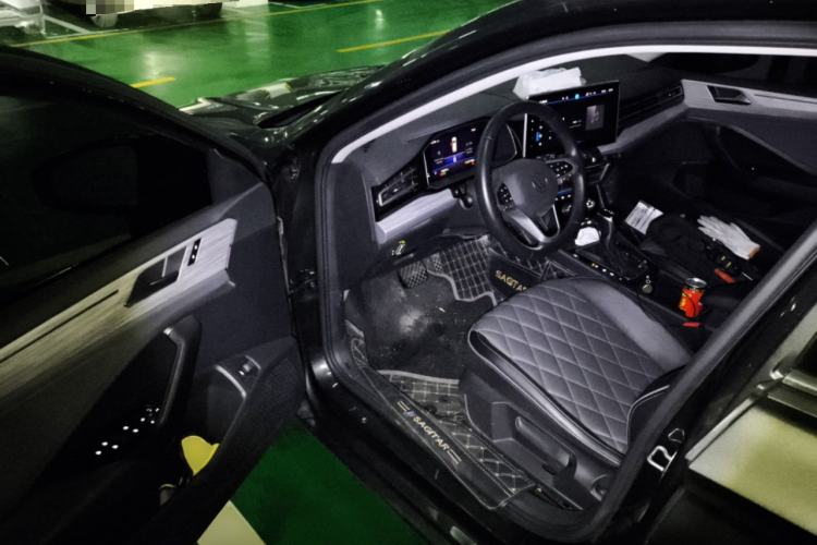 Used Volkswagen Sagitar 2023 300TSI DSG Excellence Edition Driver Seat