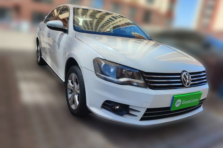 Used Volkswagen Bora 2014 1.6L Manual Comfort Model Front Right 45 Deg