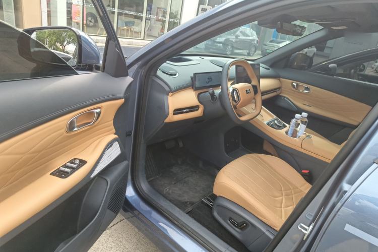 Used Geely Galaxy Galaxy Xingjian 7 EM-i 2025 120km Flagship Edition
