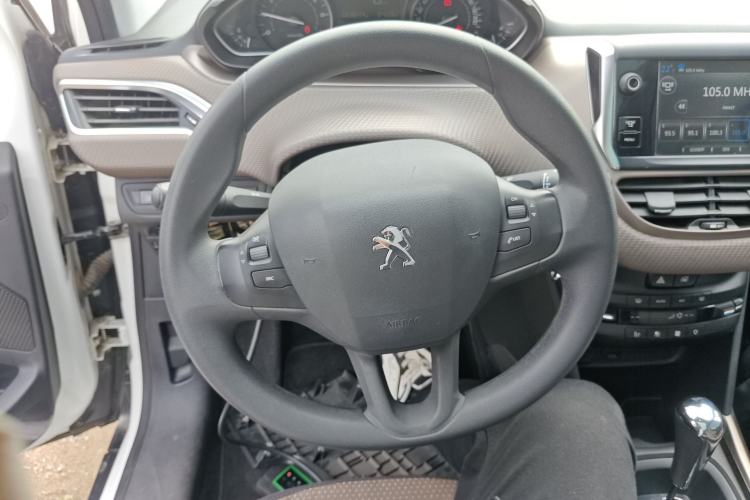 Used Peugeot 2008 2014 1.6L Automatic Fashion Edition Steering Wheel