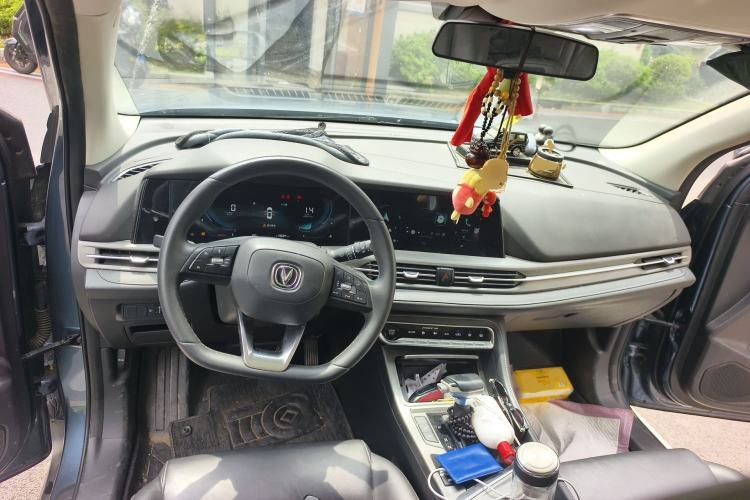 Used CHANGAN CS55PLUS 2021 Blue Whale Edition 1.5T DCT Prestige Model Center Console