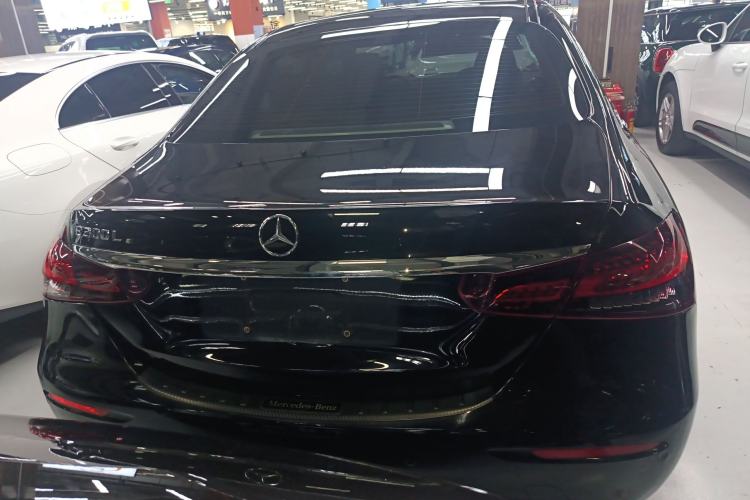 Used Mercedes-Benz E-Class 2022 Second Facelift E 300 L Fashion Edition

