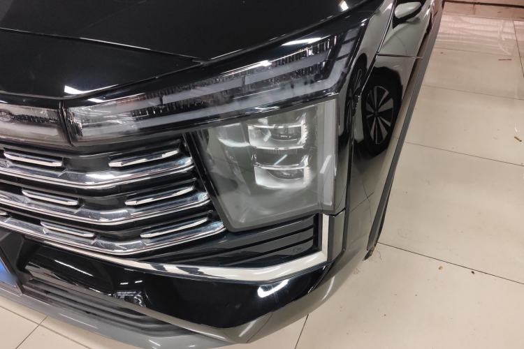 Used SOL X8 PLUS 2023 1.5 TGDI DCT Luxury Edition 7-Seater