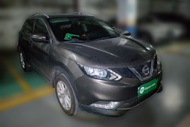 Used Nissan Qashqai 2016 2.0L CVT Elite Edition Front Right 45 Deg