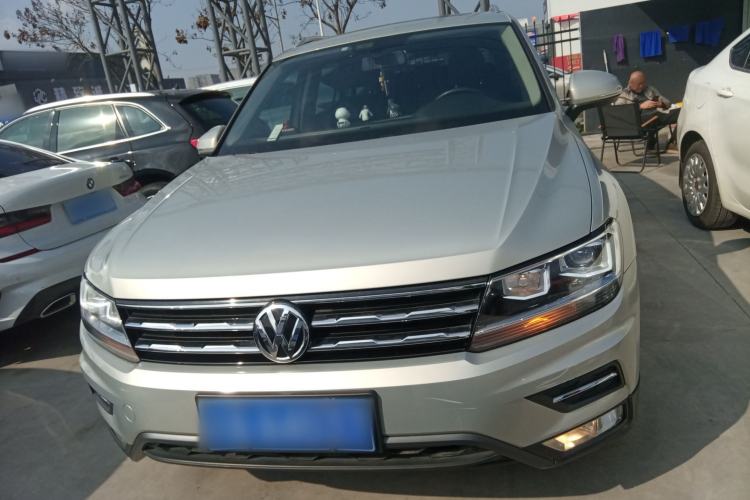Used Volkswagen Tiguan L 2019 330TSI Automatic Two-Wheel Drive Panoramic Comfort Edition China VI Standard
