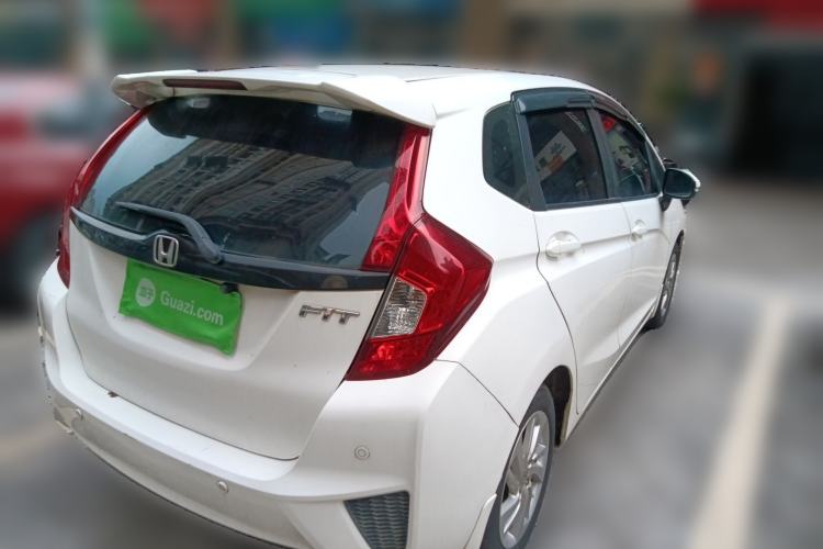 Used Honda Fit 2014 1.5L SE CVT Fashion Model Rear Right 45 Deg