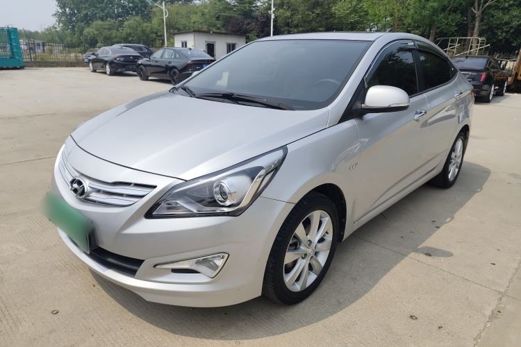 Used Hyundai Verna (older generation) 2014 1.4L Manual Top-Tier Model TOP