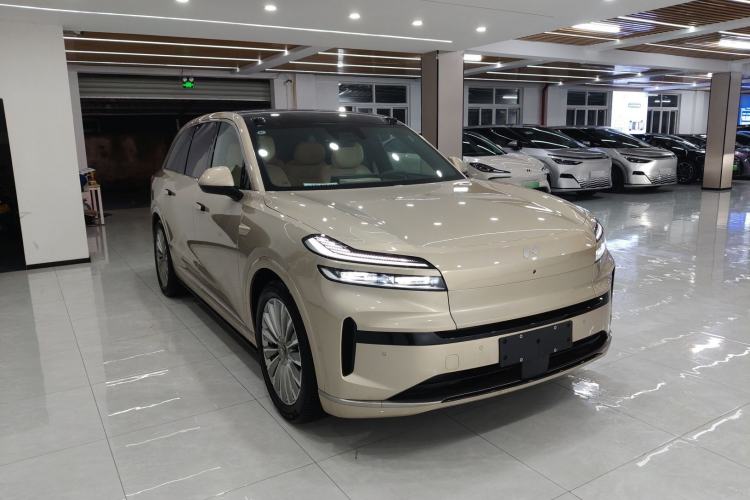 Used ONVO Luxeed L90 2025 Model—Max Six-Seater Version
