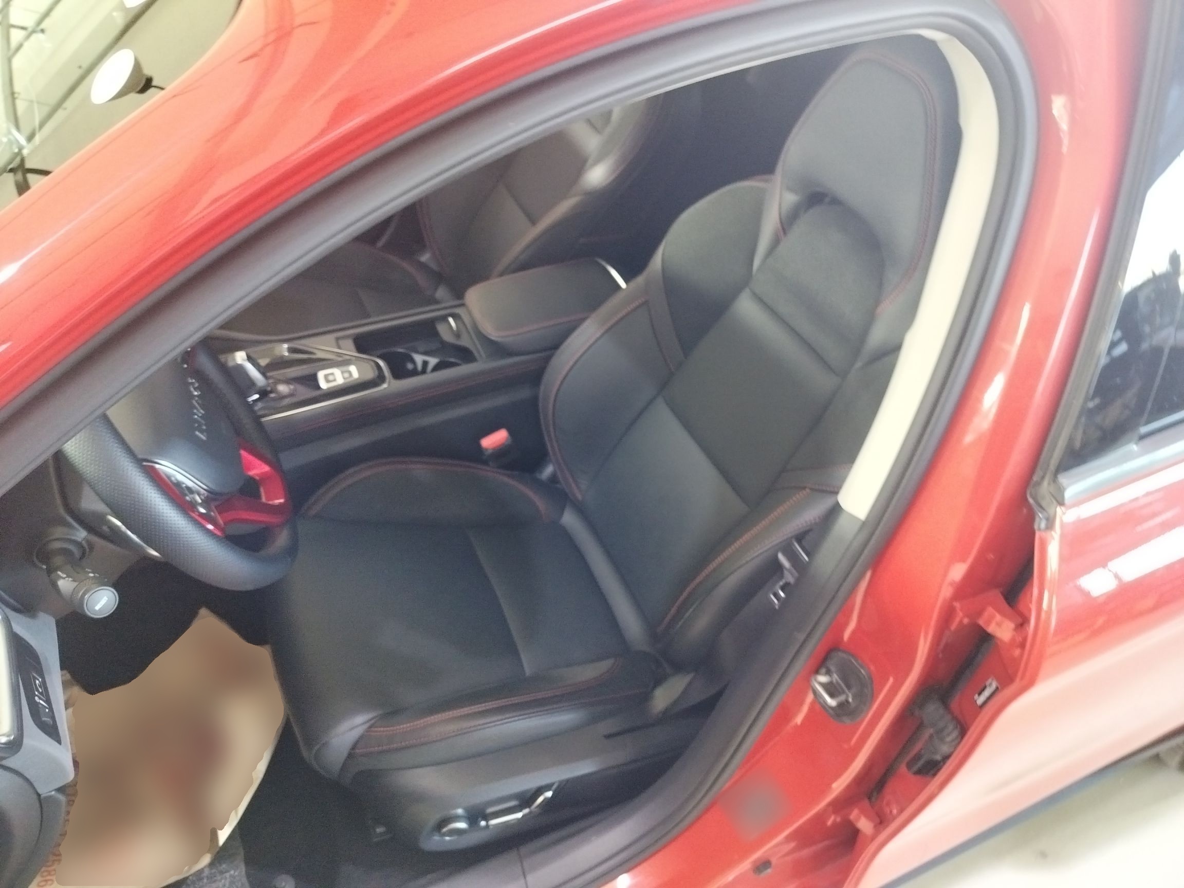 Переднее сиденье в автомобиле