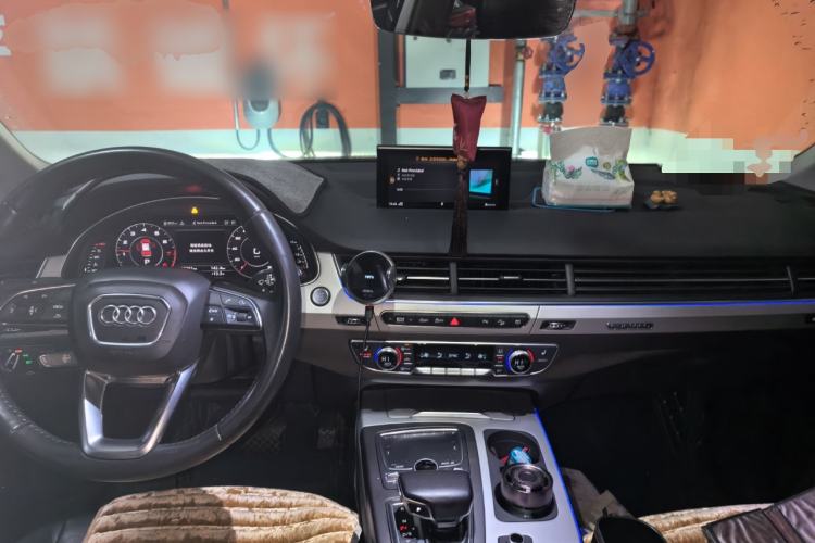 Used Audi Q7 2016 40 TFSI Comfort Model
