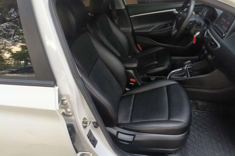 Used Hyundai Celesta 2017 1.6L Automatic Enjoyment Version GLS
