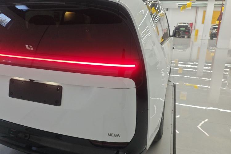 Used Li Auto MEGA 2025 Home Family Special Edition