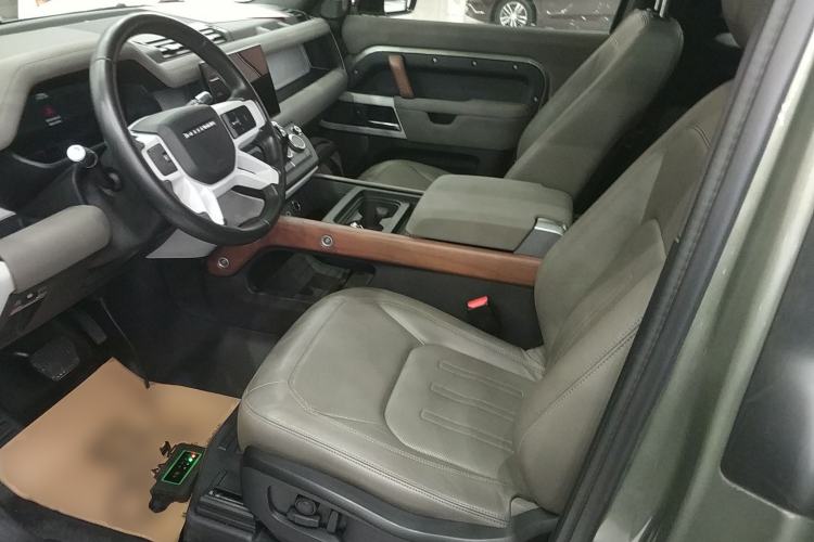 Used Land Rover Defender 2022 90 2.0T P300 SE
