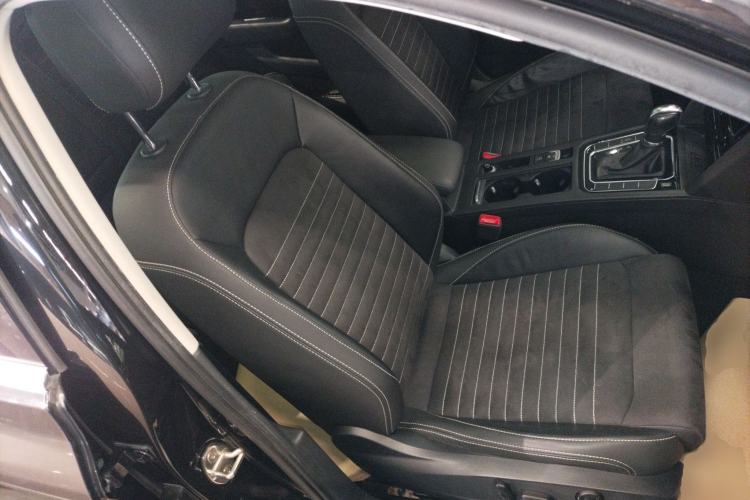 Used Volkswagen Magotan 2020 330TSI DSG Luxury Edition Right Front Seat