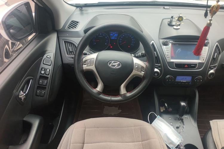 Used Hyundai ix35 2012 2.0L Automatic 4x4 Prestige Edition GLS Steering Wheel
