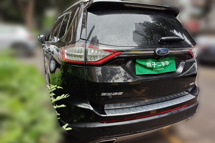 Used Ford Edge 2015 2.0T GTDi Two-Wheel-Drive High-Line Version
