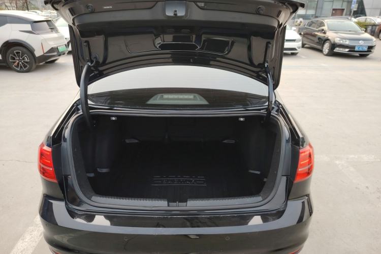 Used Volkswagen Sagitar 2015 1.6L Automatic Comfort Model