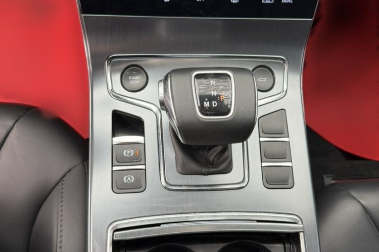 Used Hongqi H5 2022 Classic Model Facelift 1.8T Automatic Smart Connect Flagship Edition
