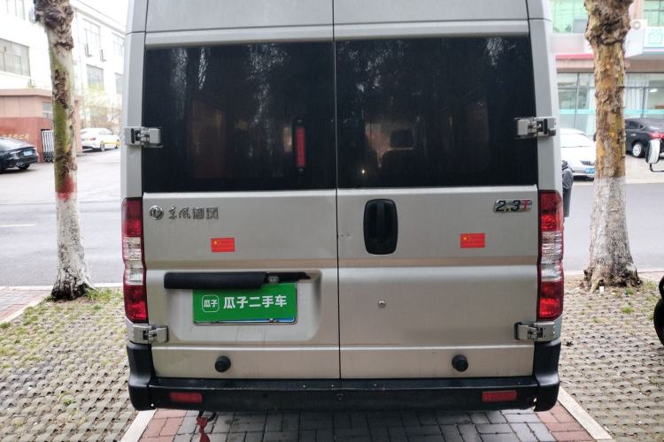 Used Dongfeng Yufeng 2021 2.3T Power King Front-Drive Logistics Van Long Wheelbase Mid-Roof 6–9 Seats China VI Standard M9T Rear
